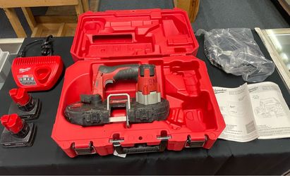 Milwaukee 12v Bandsaw w/2 Batts. And Charger