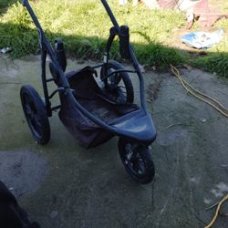 Three-wheel Stroller Cart Tires Are In Great Condition Just Needs A Little Wash Down