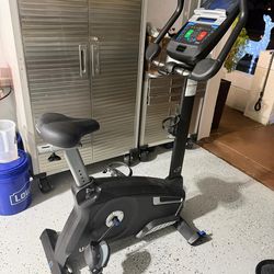 Nautilus Upright Exercise Bike