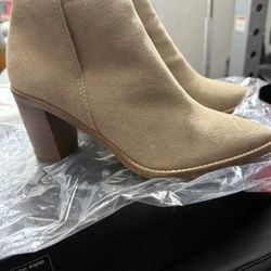 Women’s Low Heel Boots