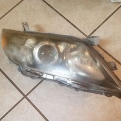 2010 Toyota Camry Headlight