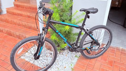 Trek Mountain Bike Black and Blue