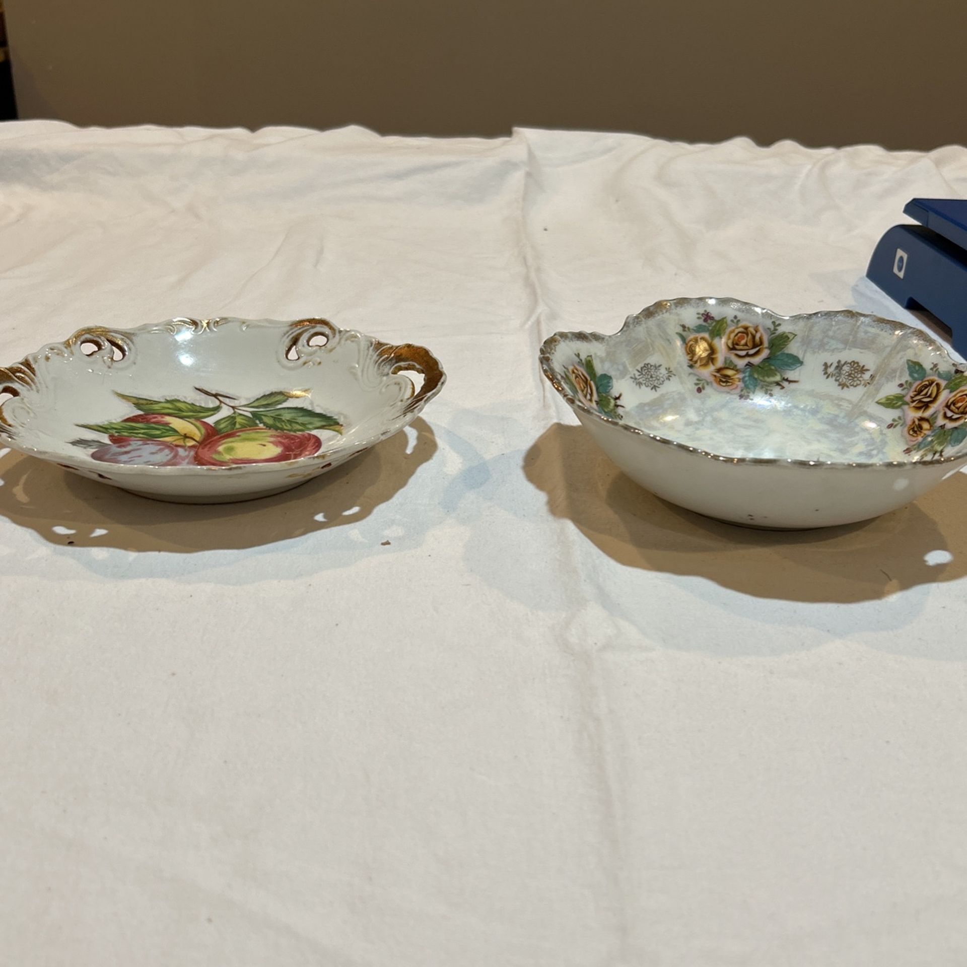 8 Inch Handpainted, Gold And Pearl Bowls