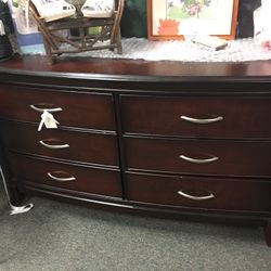 Dresser, Like New, Dark Wood, Ghent 