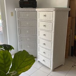 Gorgeous five drawer dresser set