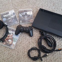 PLAYSTATION 3 Console
