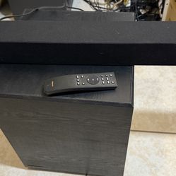 Klipsch Cinema 800 Dolby Atmos 3.1 Sound Bar & Wireless Subwoofer with remote (Like New)