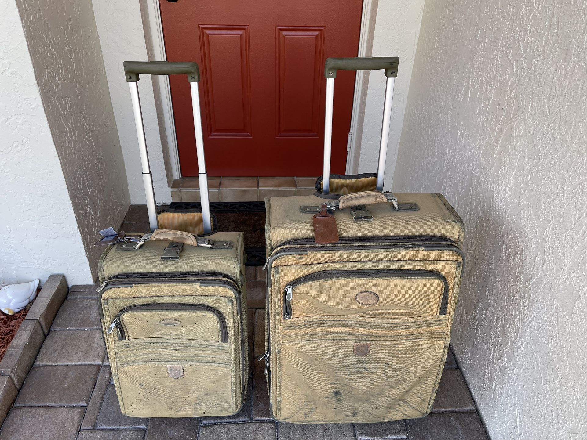 2 Suitcases with a great history!