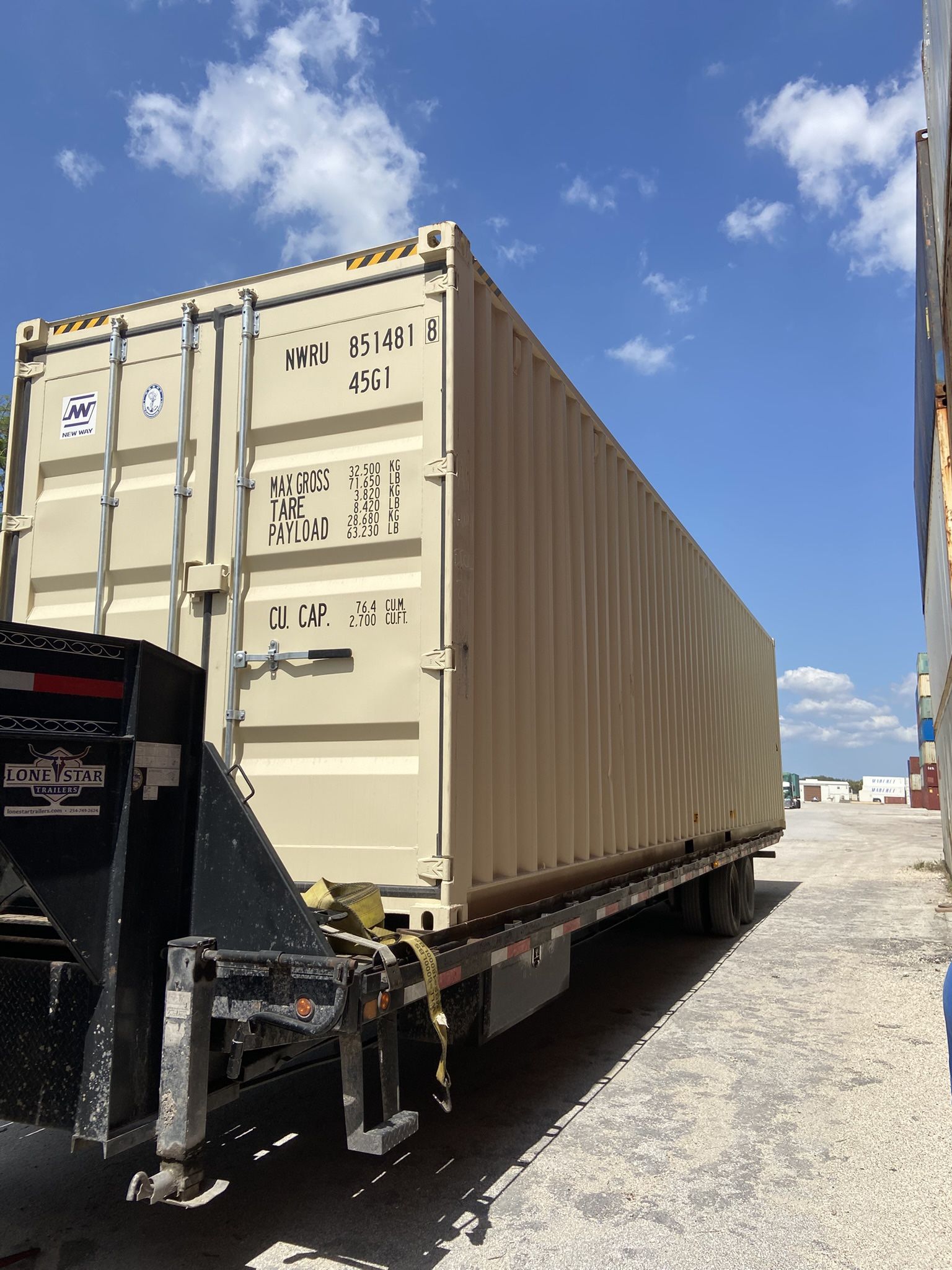 CONTAINERS / CONTENEDORES
