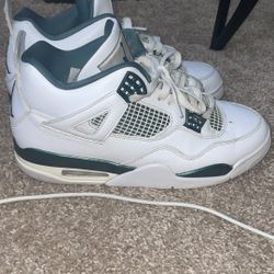 Oxidized Green Jordan 4