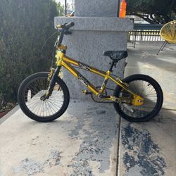 Kids Bike Avigo Ignite Light Weight Bike 