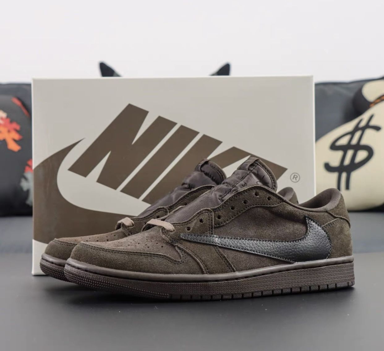 Nike Travis Scott x Air Jordan 1 Low OG Velvet Brown