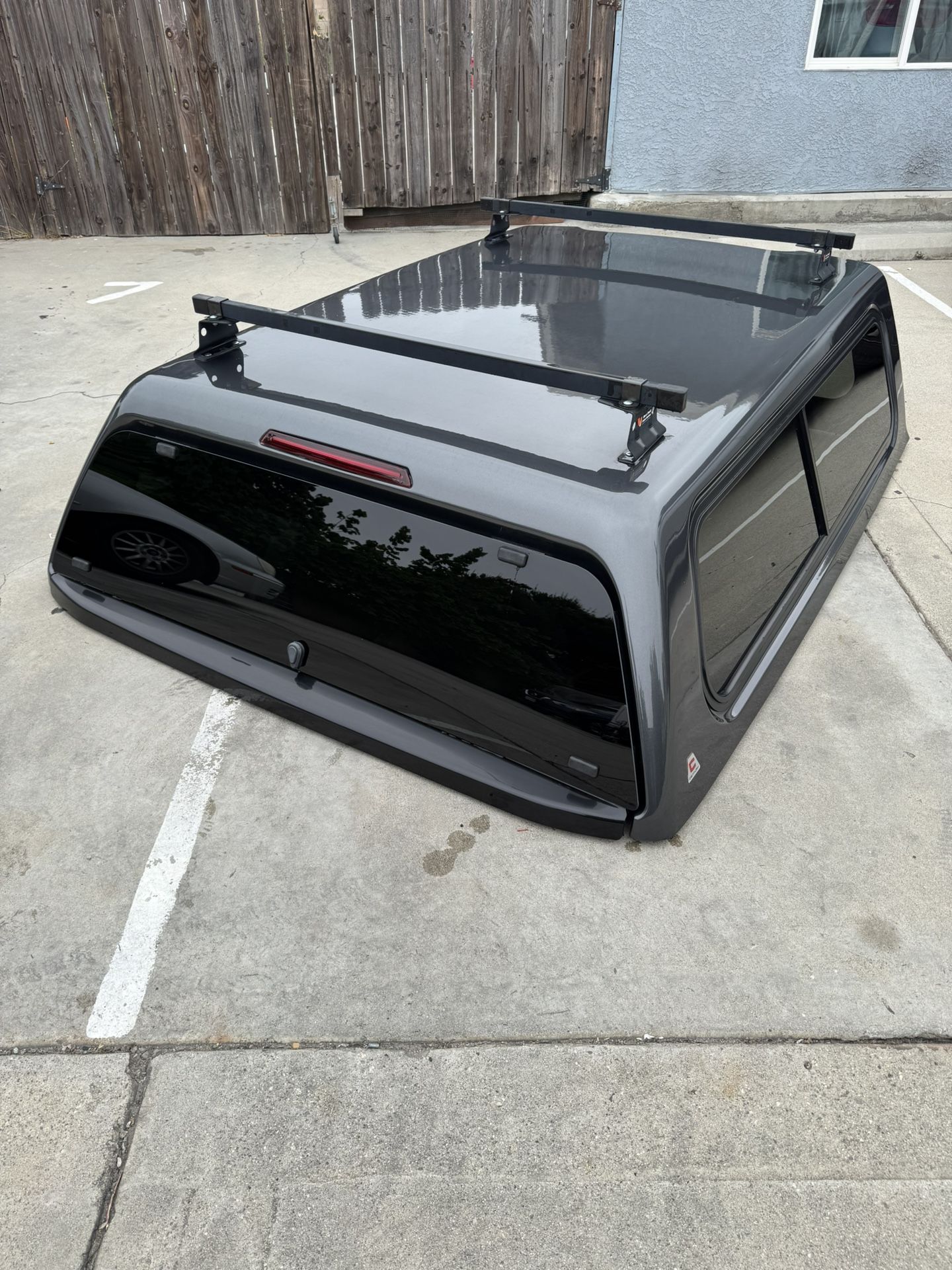 Leer 100XR Toyota Tundra 6’5” Paint 1G3 Magnetic Gray