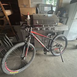 giant 27.5 mountain bike