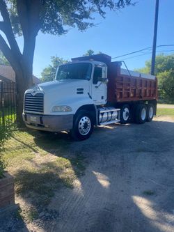 2004 Mack CX612