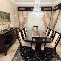 Elegant Dining table With 8 Chairs 