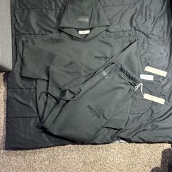 All Black Essentials Set