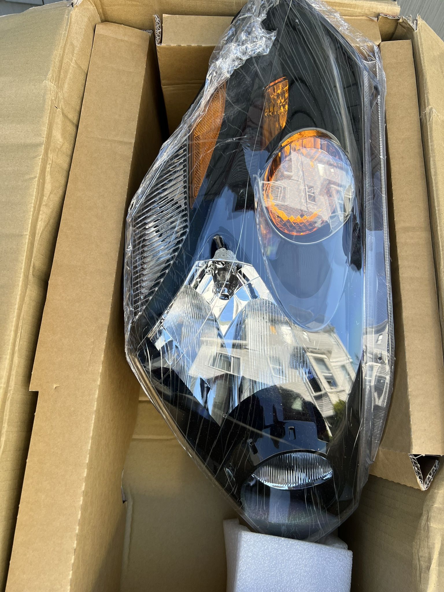 New 2003 Nissan Quest Headlight Set (Both Sides)