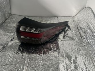 Nissan Murano Passenger Tail Light