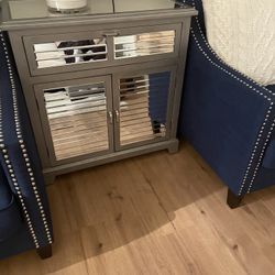 Dresser Long32in Wide16in  Weight 32