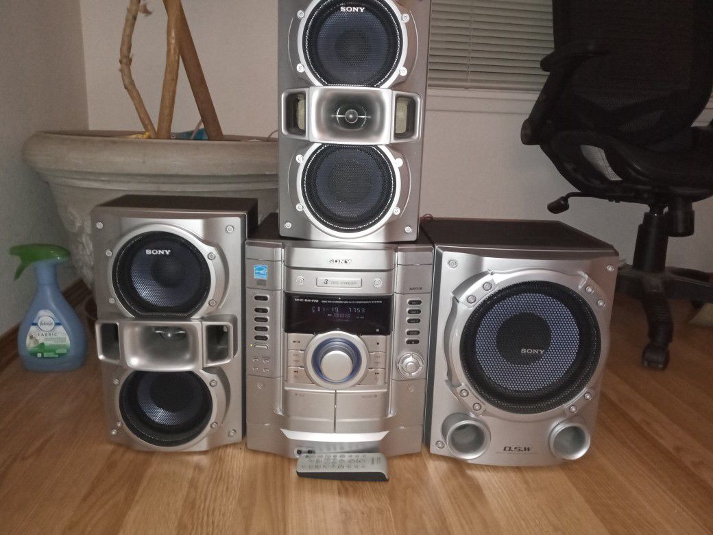 Sony GX470 With Two Speakers And Subwoofer 