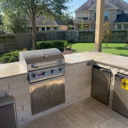 Outdoor Kitchen