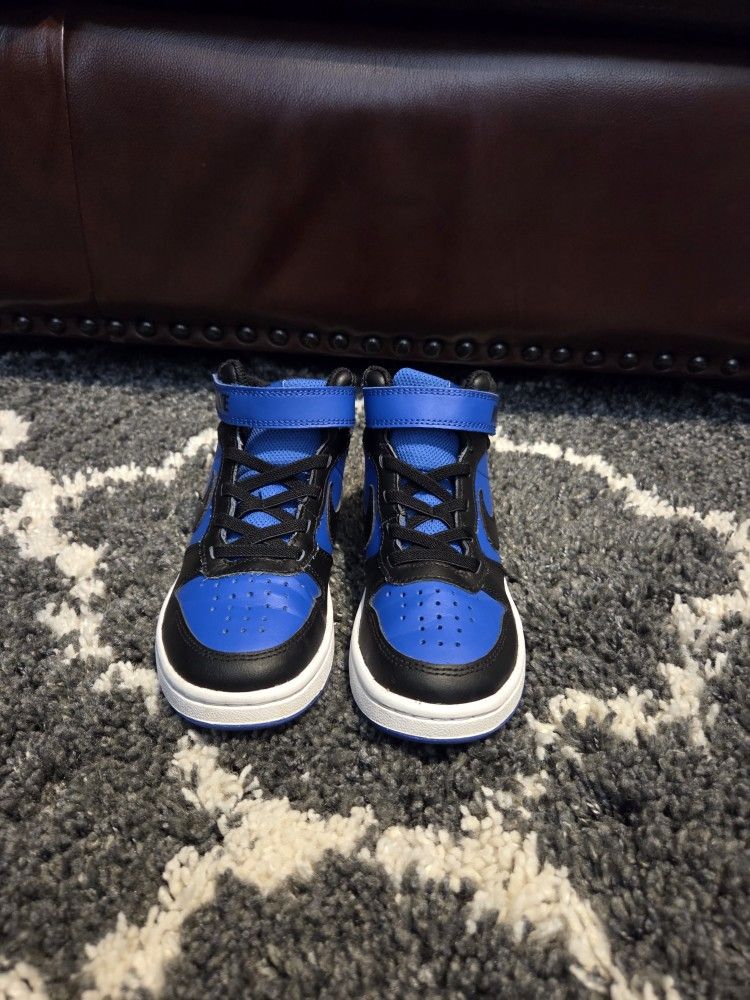 Boys Mid-Rise Nike Shoes 