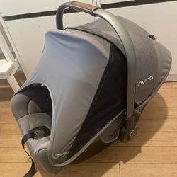 Nuna Pipa Infant Car Seat + Newborn Inserts + Yo-yo Adapter 