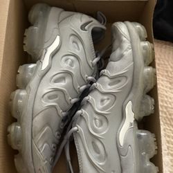 Nike AIR VAPORMAX PLUS 