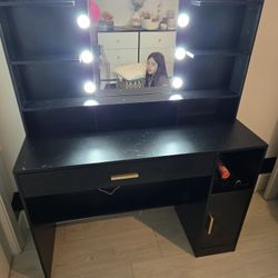 Black Vanity 