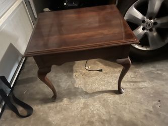 End/Side Table