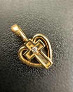 14k solid yellow gold 1 stone 0.15 CT Diamond round cut Heart Pendant charm