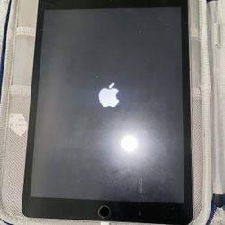 iPad 9th Gen **OPEN TO OFFERS**