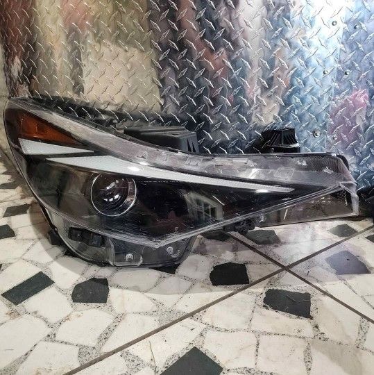 2021 to 2023 Hyundai Elantra Right Headlight