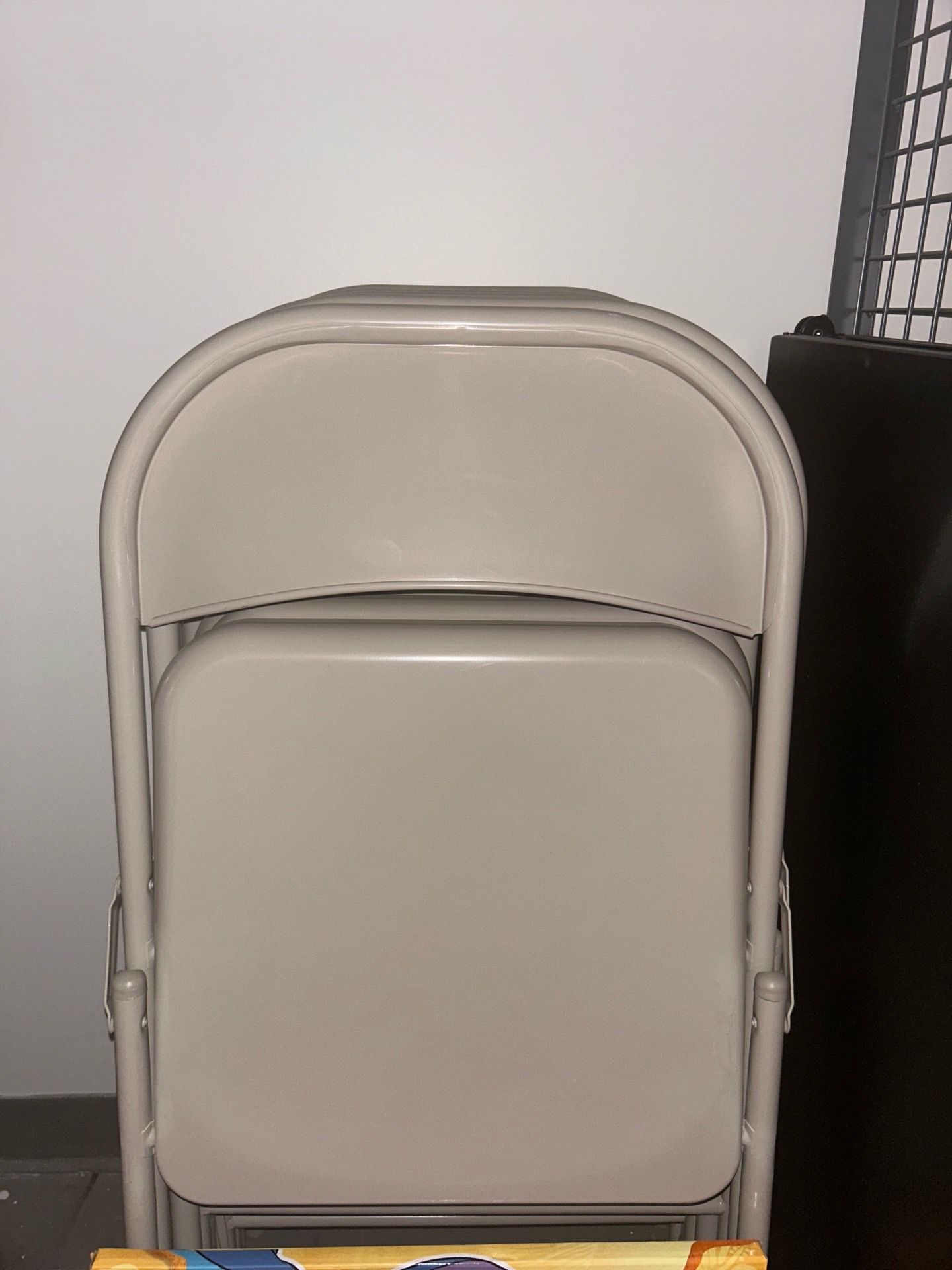 6 chairs and foldable table