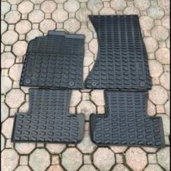 AUDI  Q5 - All Weather Rubber Heavy Duty Floor mats. ( Fits For A 2015 )