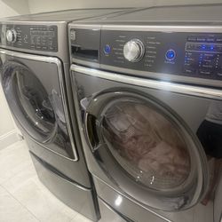 Kenmore Elite HE Washer Dryer Set With Pedestals 