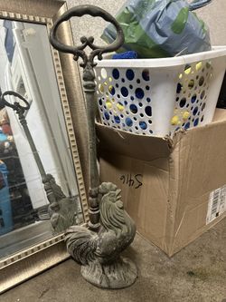 Heavy Iron Chicken Door Stopper