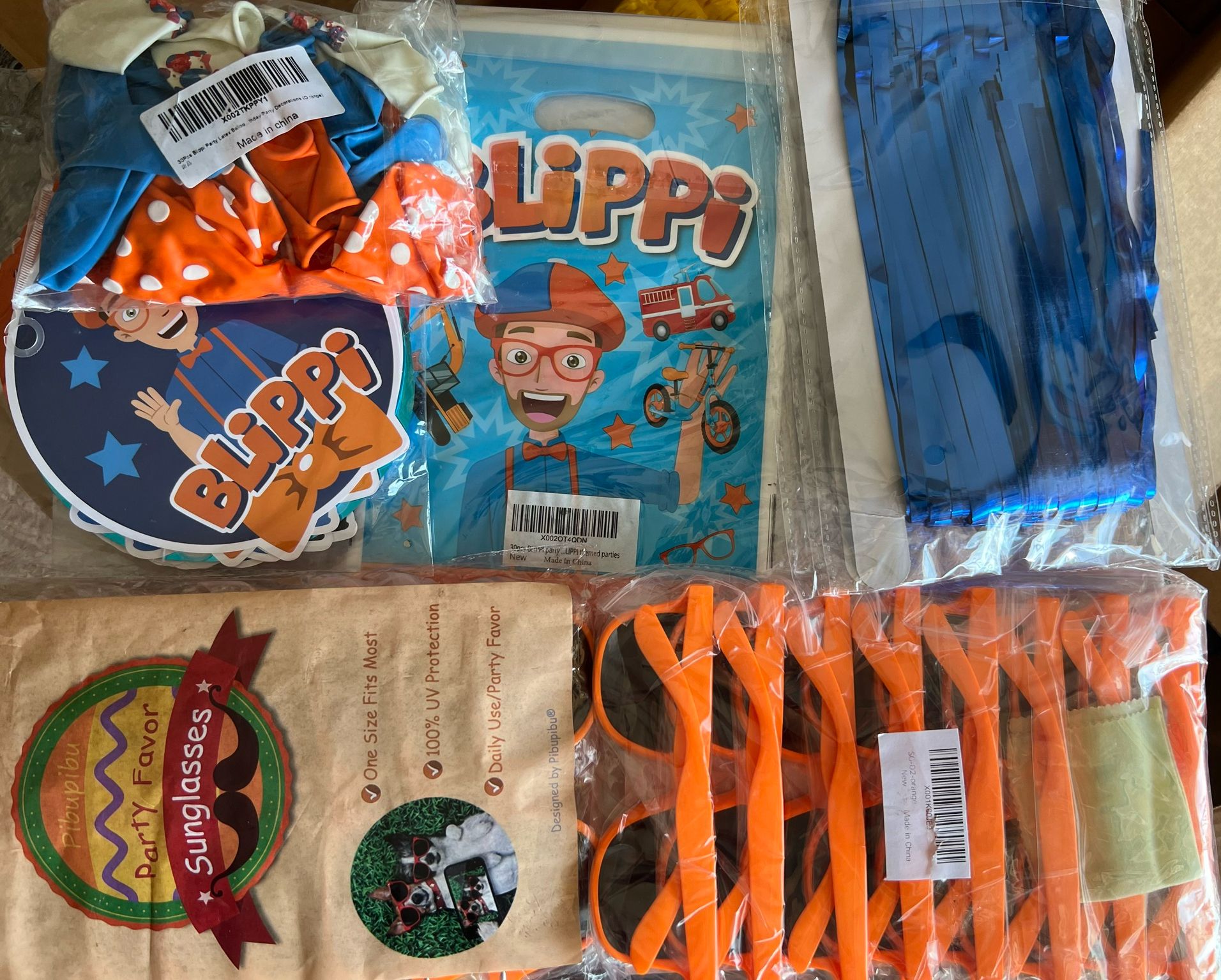 Party In A Box - Blippi Party Decorations