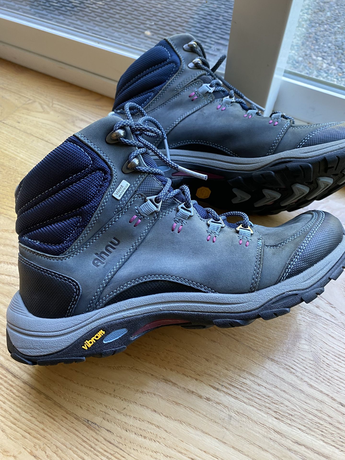 Waterproof hiking boots by Ahnu Womens 8.5