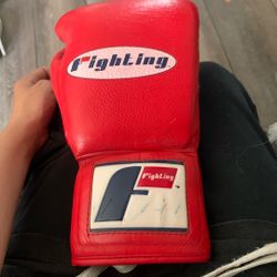 Fighting Gloves Damage 