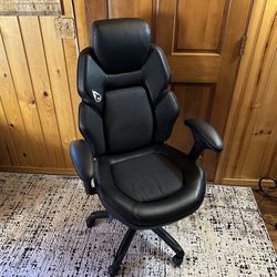 Like New Costco Gaming Chair