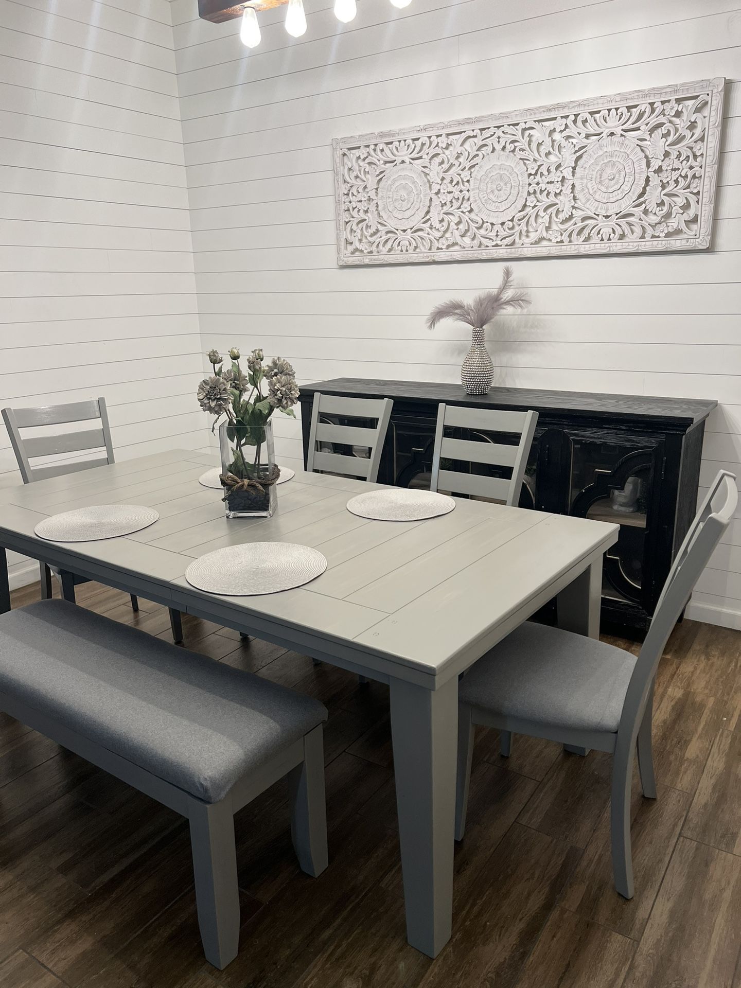 Dinning Table 