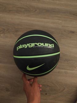 Mid-size Nike Playground Outdoor Basketball