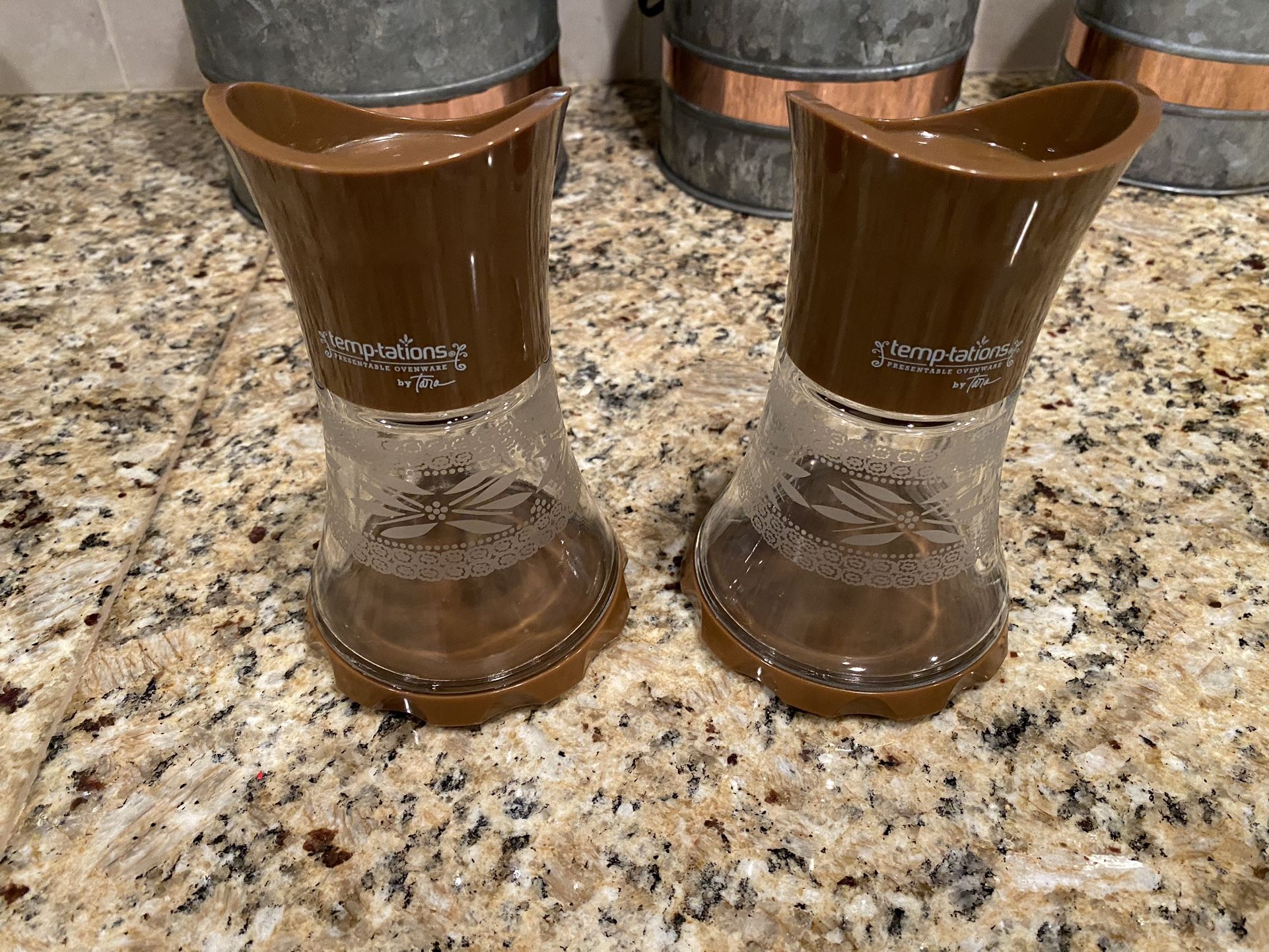 Like New Temptations Salt and Pepper Grinder for Sale in Hilliard, OH