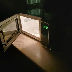 Microwave 》2022¤  Model☆ Proctor Silex☆ 1,000 W Microwave Black With Vivid Green LED Digital W Sylvania Lighting Look!