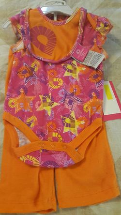 New 3 piece Akademiks girls infant size 0-3months