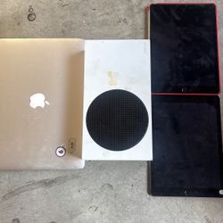Xbox 2 iPads N Mac Book 