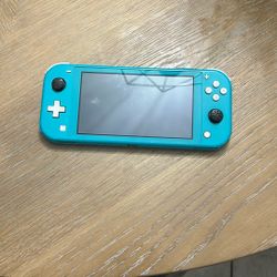 Nintendo Switch Lite (Damaged on the outside)