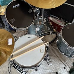 Pearl Road Drums. 